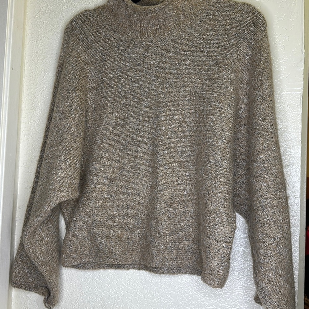 💗 3/20 William Rast medium turtle neck sweater